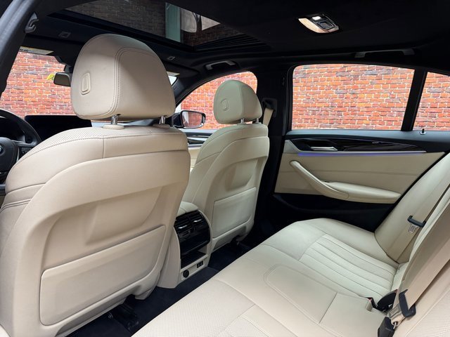 Used 2021 BMW 540i xDrive w/ Convenience Package image 23