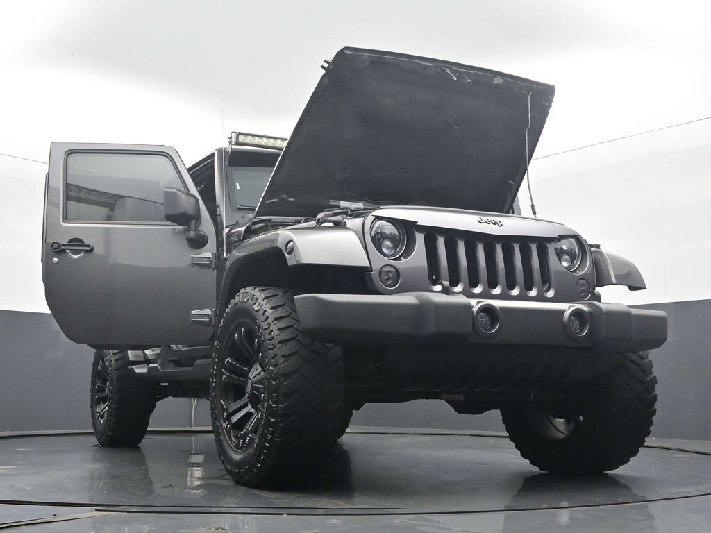 Used 2016 Jeep Wrangler Unlimited Sahara w/ Connectivity Group AWD/4WD image 61