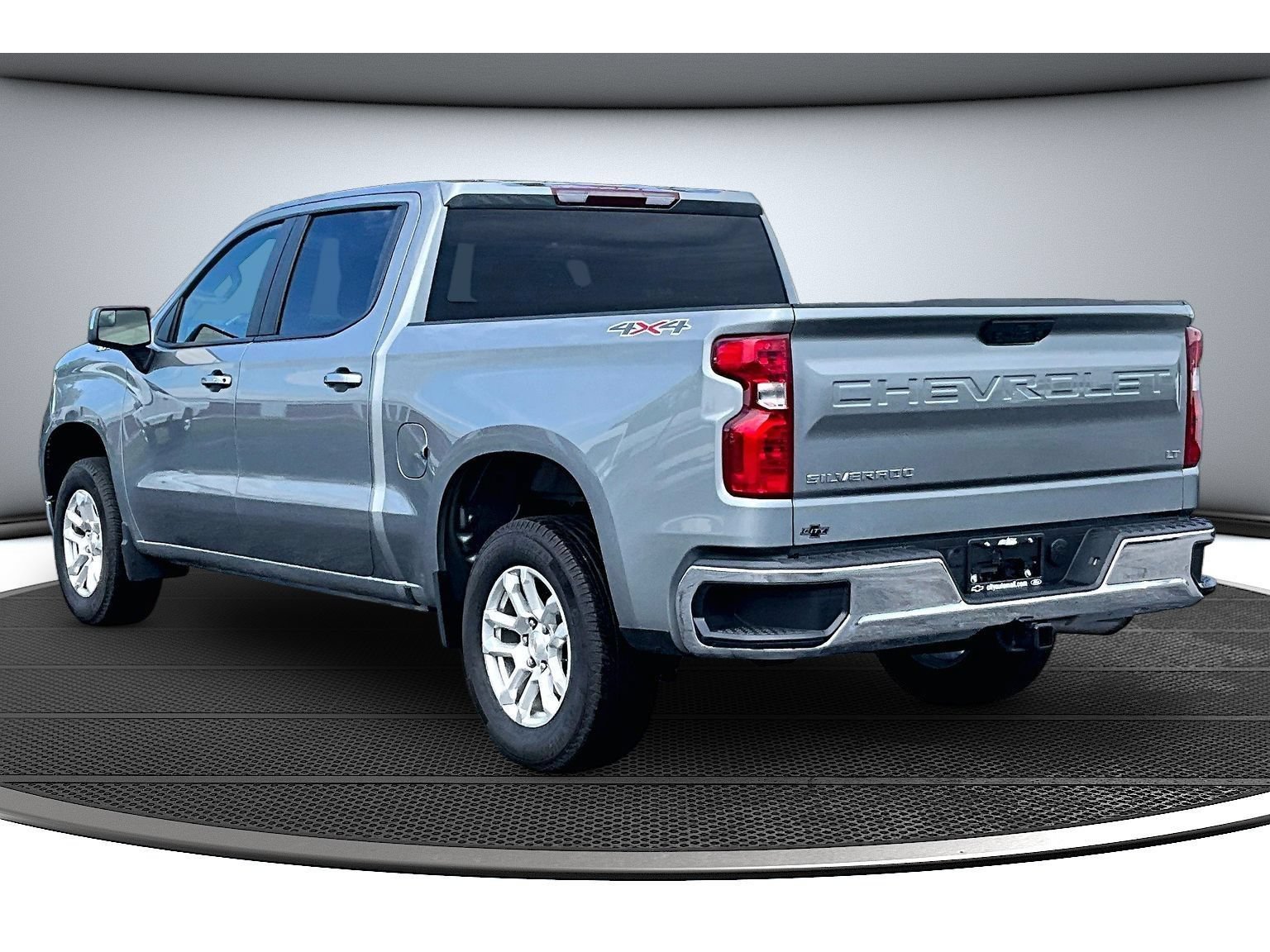 Used 2024 Chevrolet Silverado 1500 LT AWD/4WD image 19