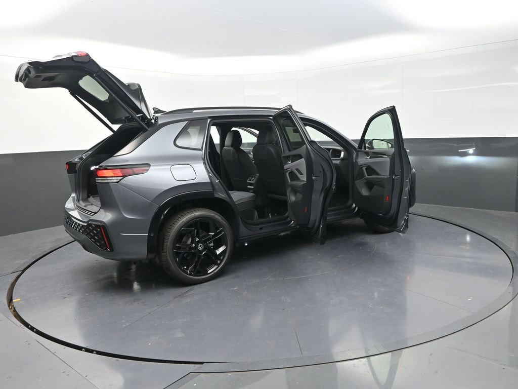 New 2026 Volkswagen Tiguan SE R-Line image 33