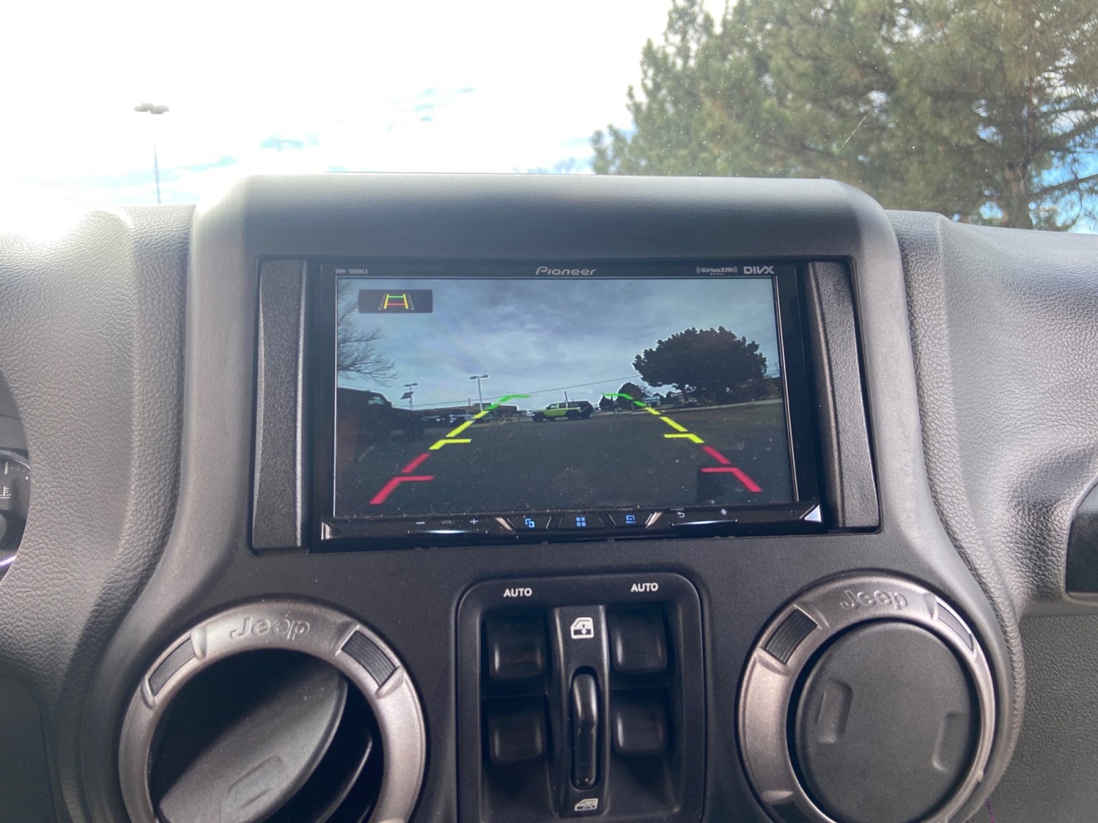 Used 2018 Jeep Wrangler Unlimited Sport S image 29