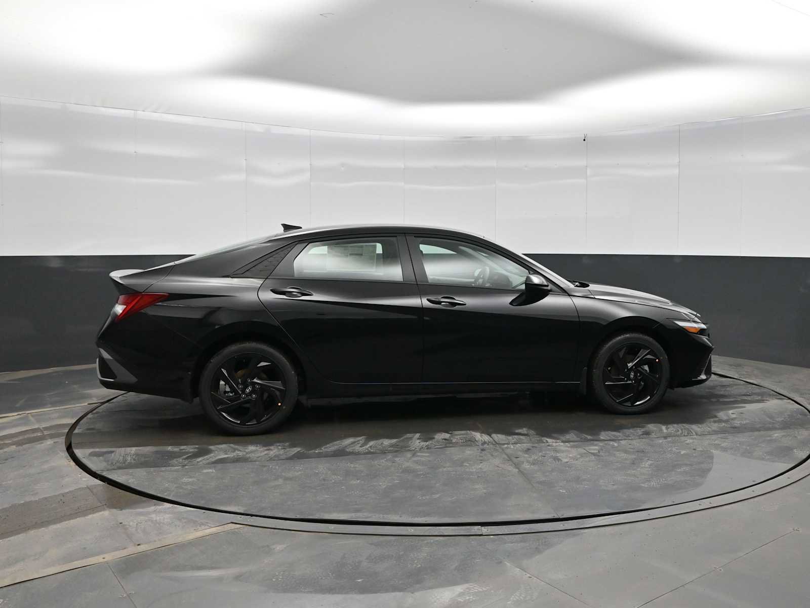 New 2026 Hyundai Elantra Sport image 9