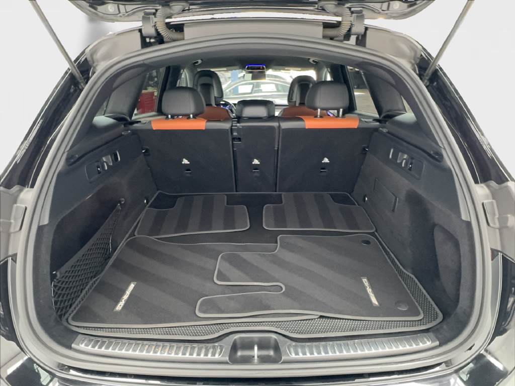 Used 2025 Mercedes-Benz GLC 300 w/ AMG Line image 18