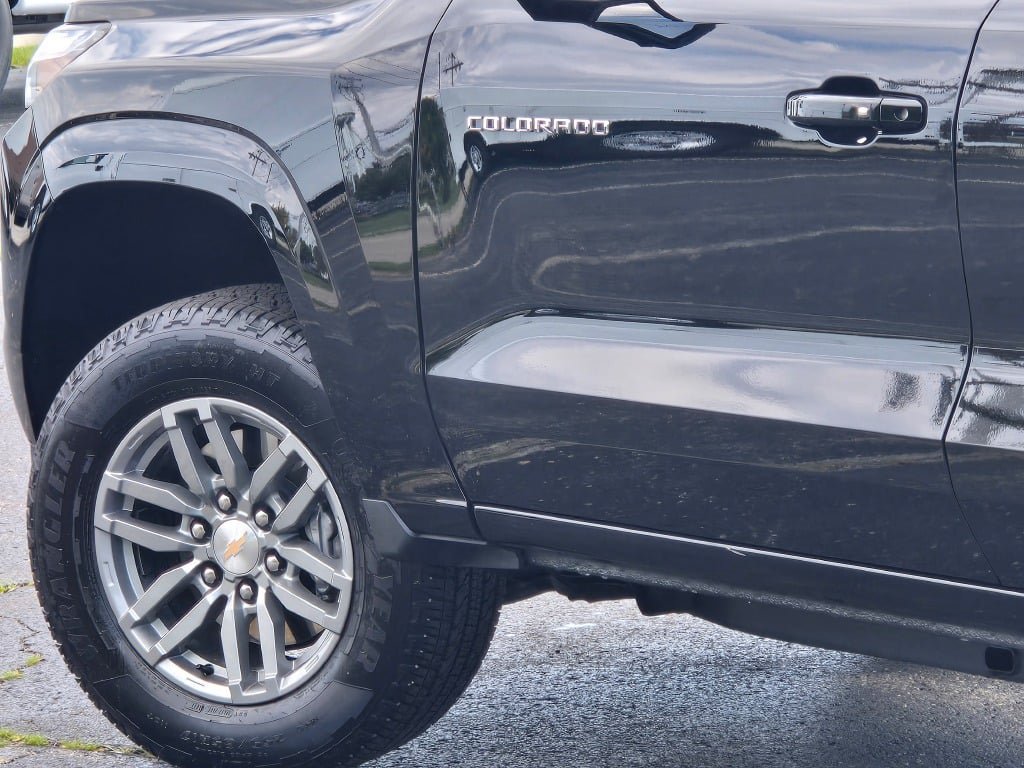 Used 2026 Chevrolet Colorado LT w/ LT Convenience Package AWD/4WD image 15