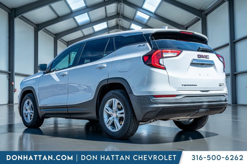 Used 2024 GMC Terrain SLE image 29