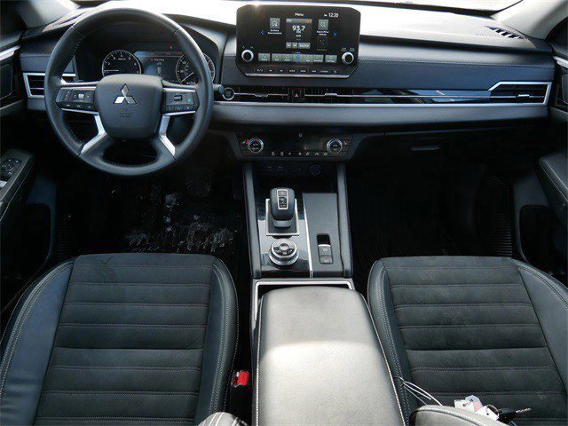 Used 2022 Mitsubishi Outlander SE image 11