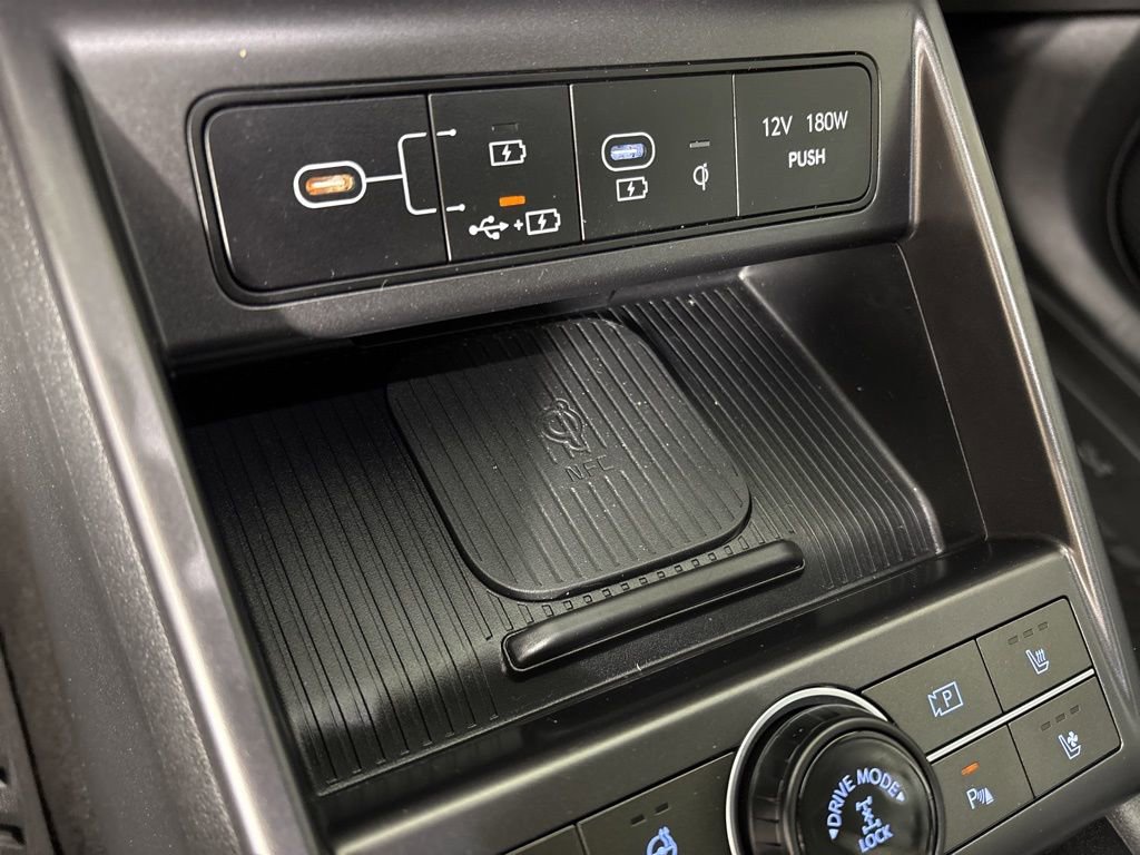 Used 2025 Hyundai Kona Limited image 36