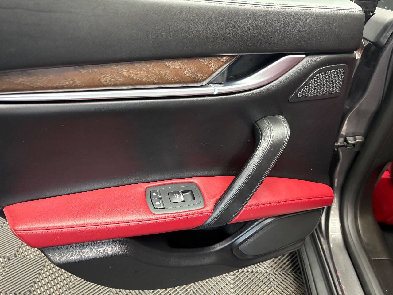 Used 2018 Maserati Ghibli S image 29