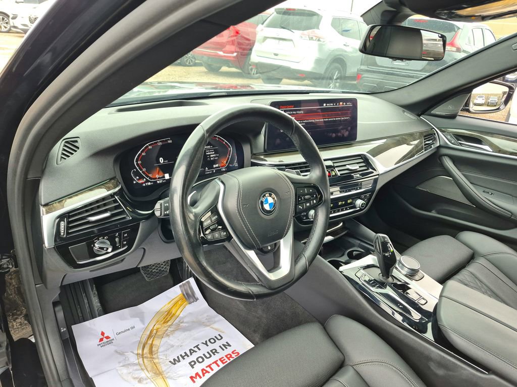 Used 2021 BMW 530i xDrive w/ Premium Package AWD/4WD image 9
