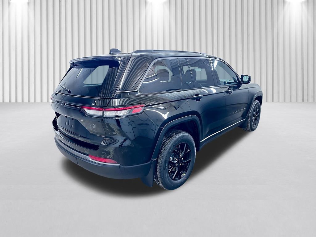 New 2026 Jeep Grand Cherokee Altitude image 5