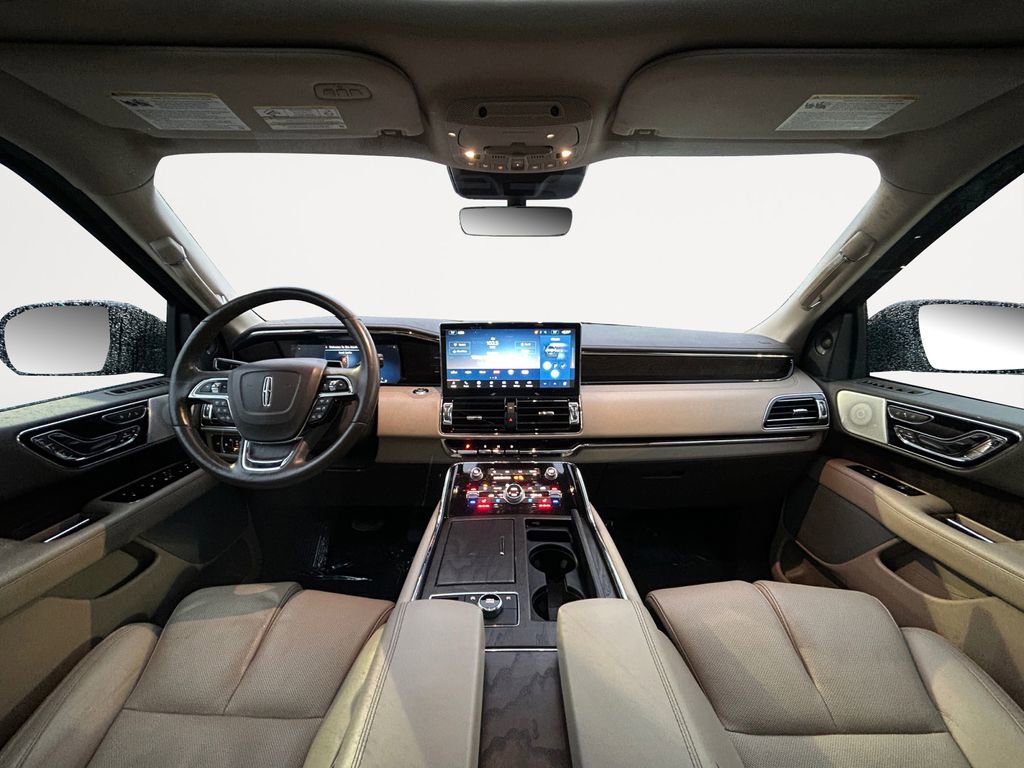 Used 2023 Lincoln Navigator Reserve image 13