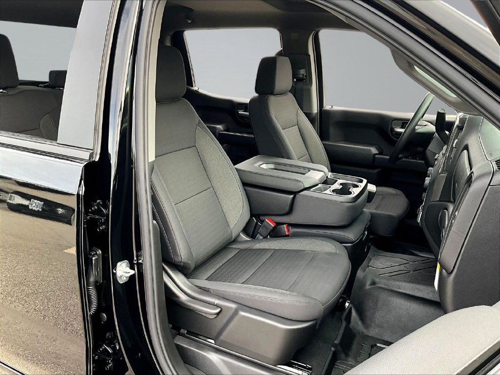 New 2026 Chevrolet Silverado 1500 Custom w/ LPO, Dark Essentials Package AWD/4WD image 32