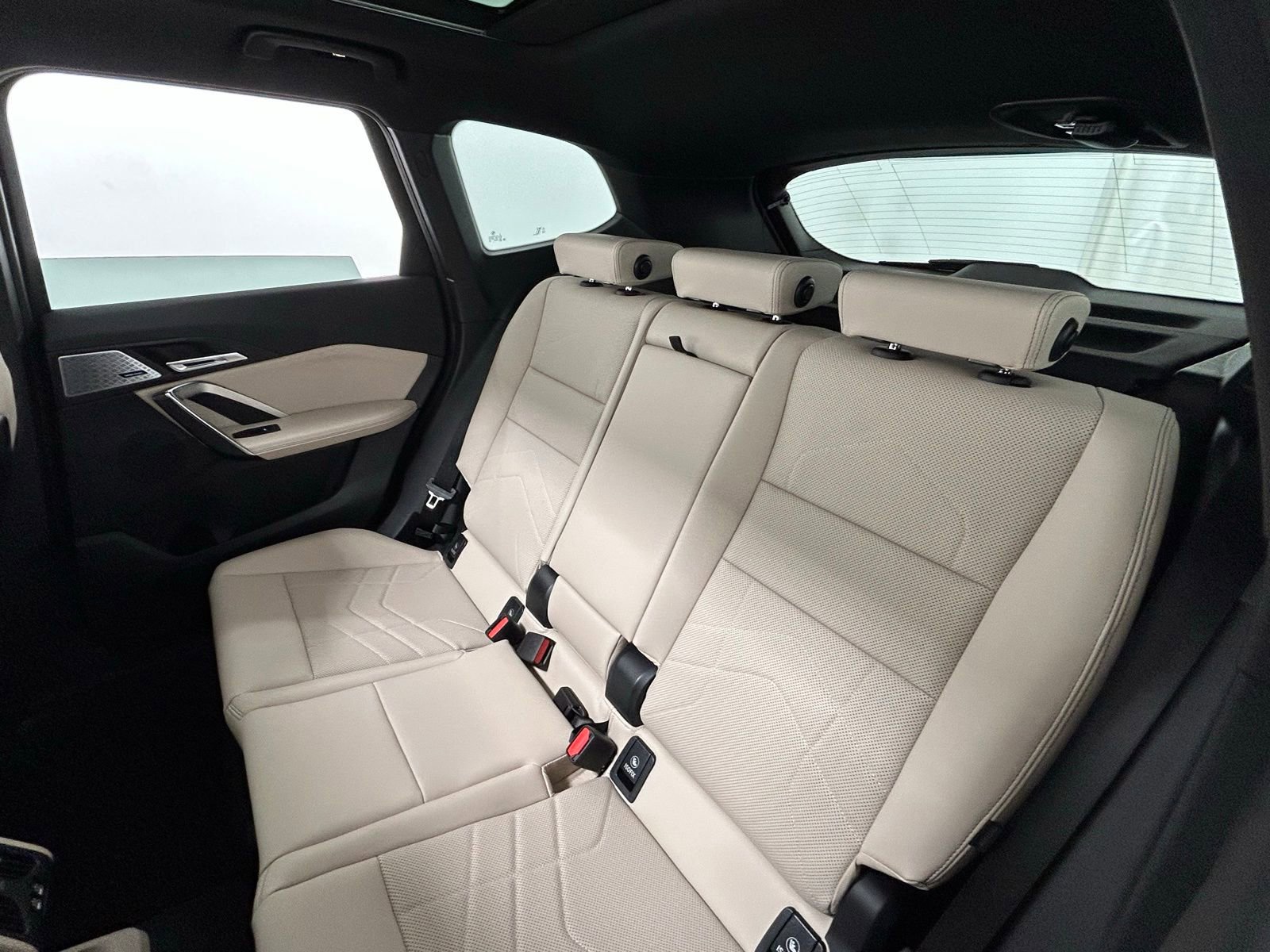 New 2025 BMW X1 xDrive28i w/ Premium Package image 32