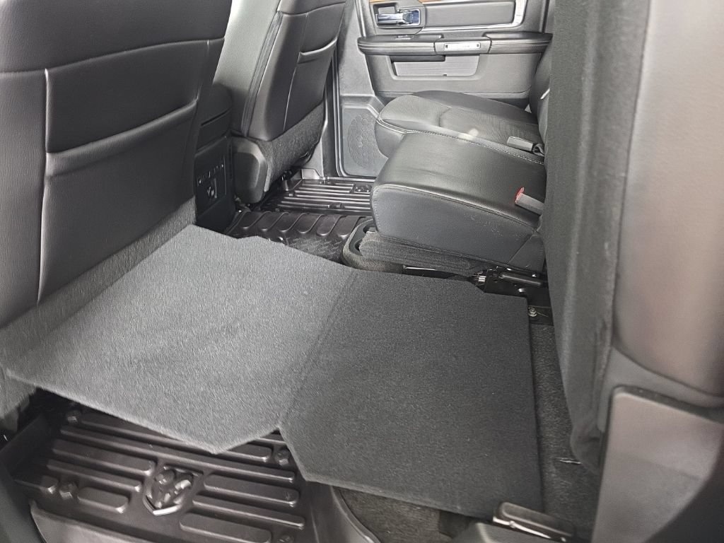 Used 2017 RAM 1500 Laramie w/ Convenience Group AWD/4WD image 32