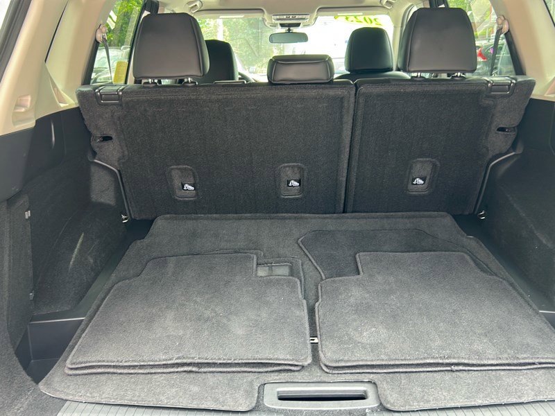 Used 2023 Nissan Rogue SV w/ SV Premium B Package image 13