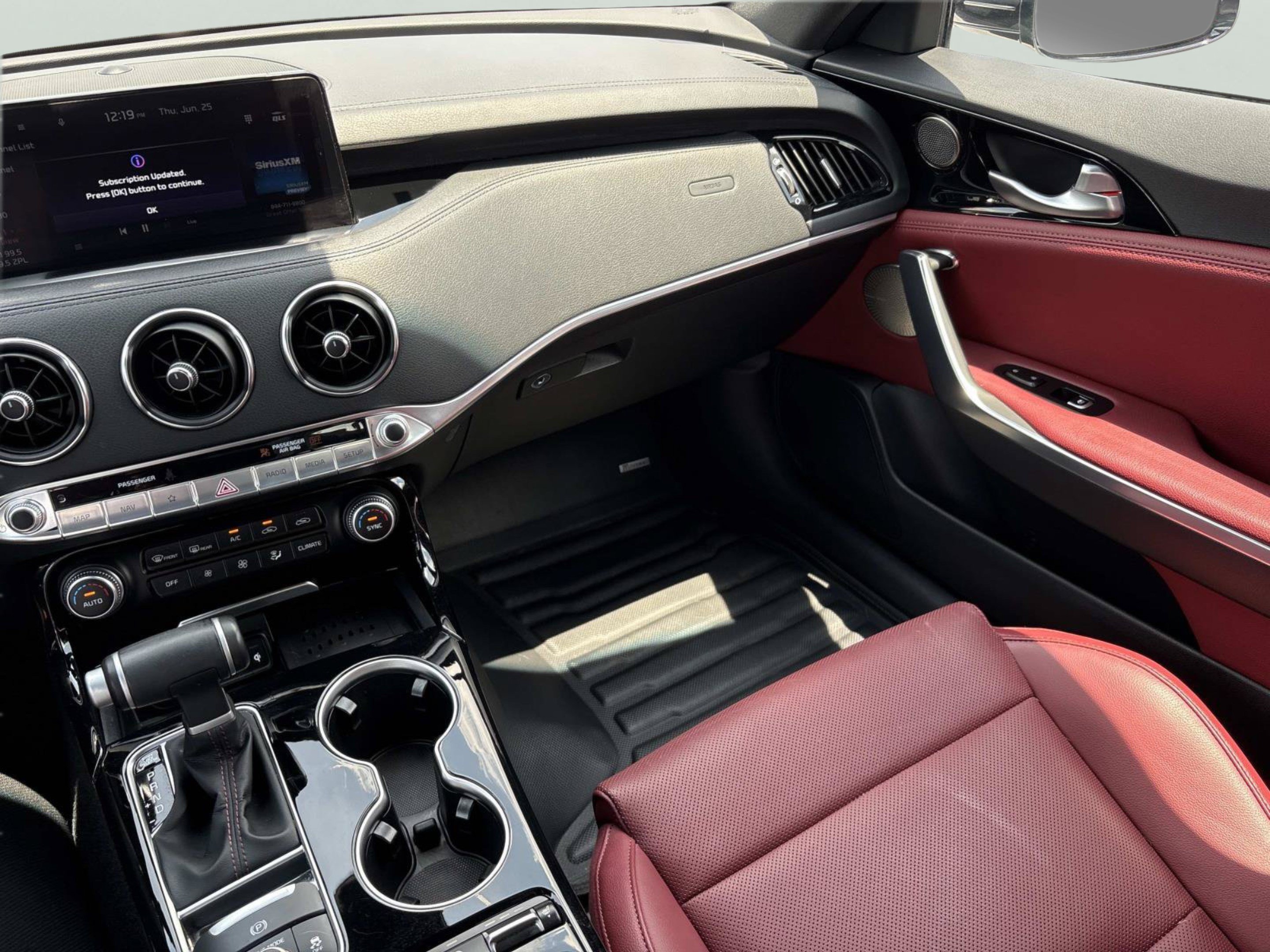 Used 2023 Kia Stinger GT-Line w/ Sun & Sound Package AWD/4WD image 10