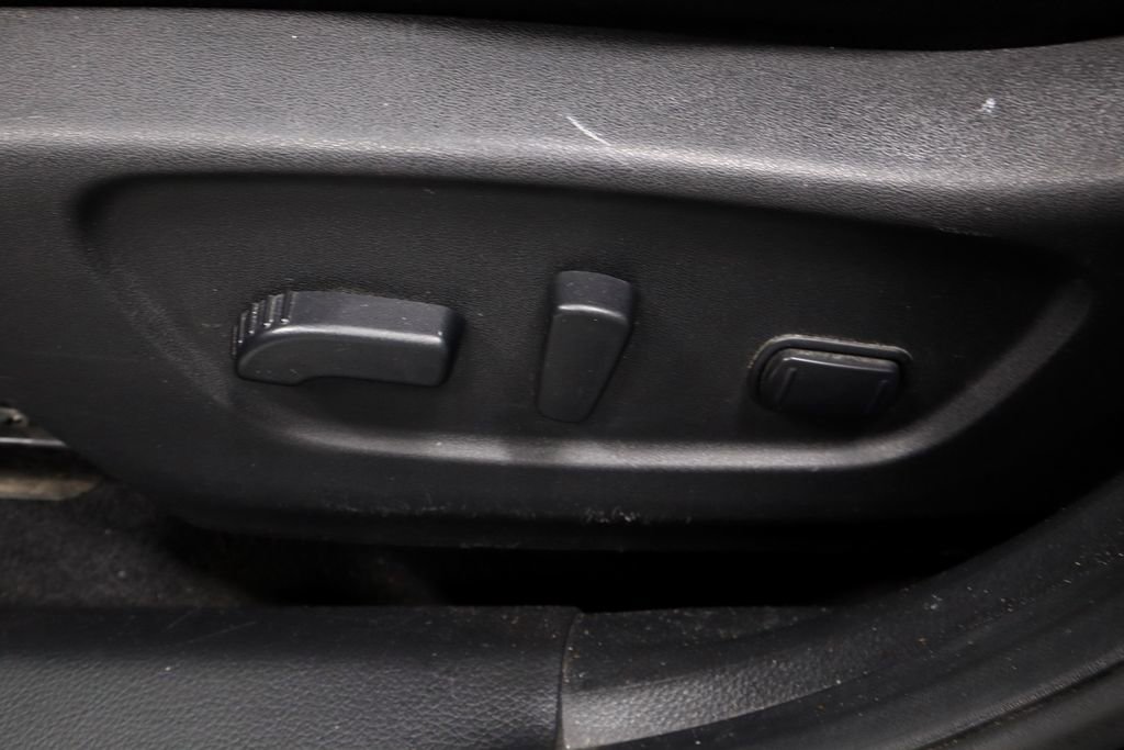 Used 2018 Nissan Rogue SV image 23