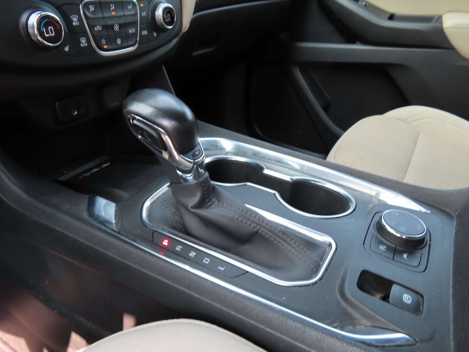 Used 2022 Chevrolet Traverse LT image 26