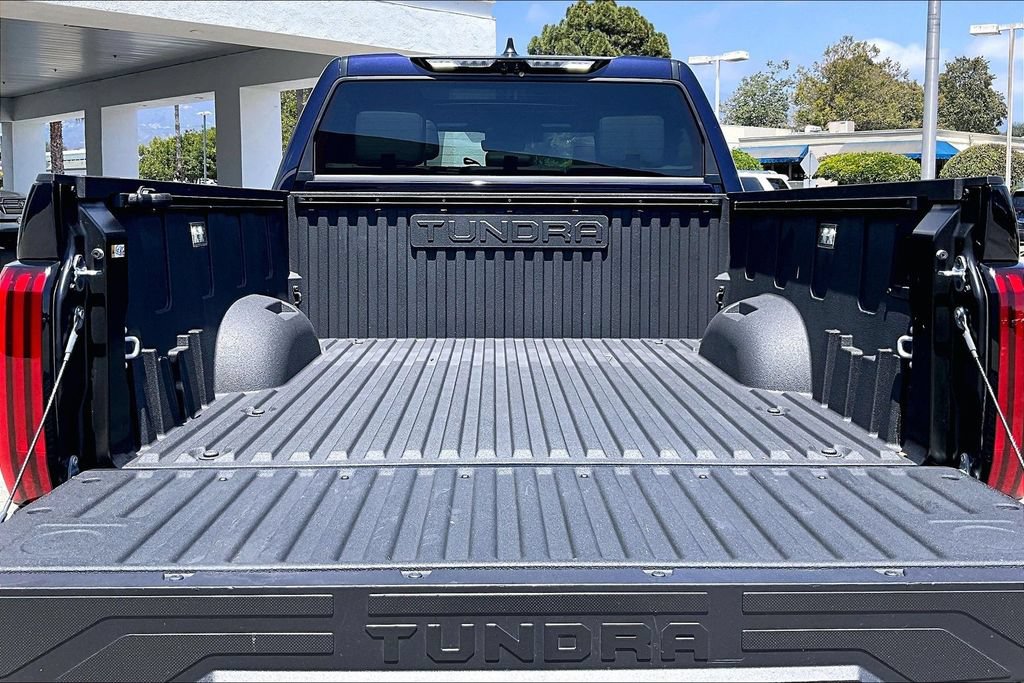 Used 2025 Toyota Tundra Limited AWD/4WD image 7