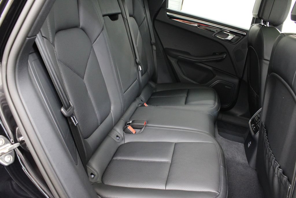 Used 2025 Porsche Macan S AWD/4WD image 28