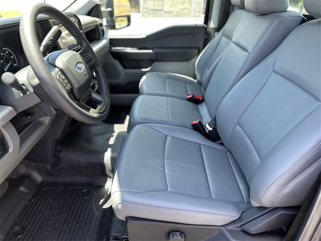 New 2025 Ford F250 XL w/ XL Chrome Package image 17