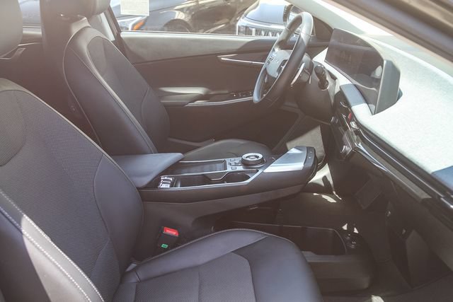 Certified 2023 Kia EV6 Light RWD image 17
