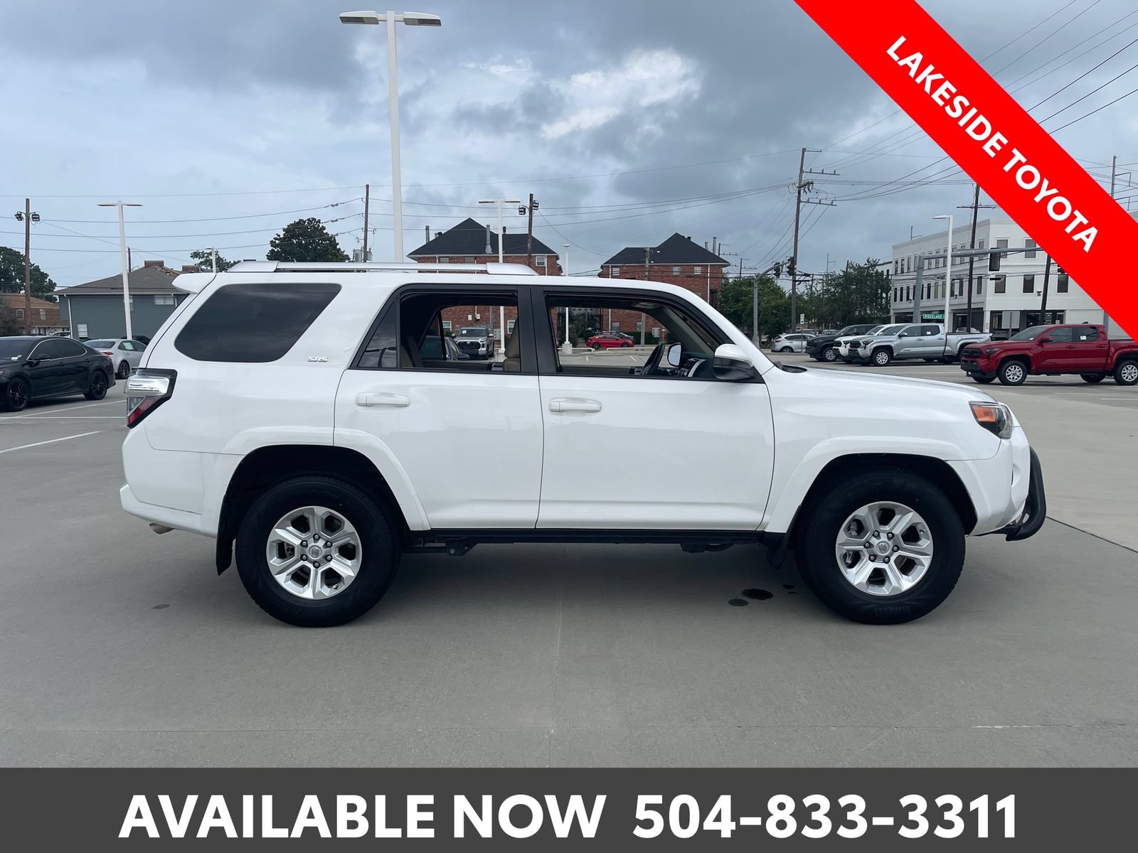 Used 2017 Toyota 4Runner SR5 RWD image 6