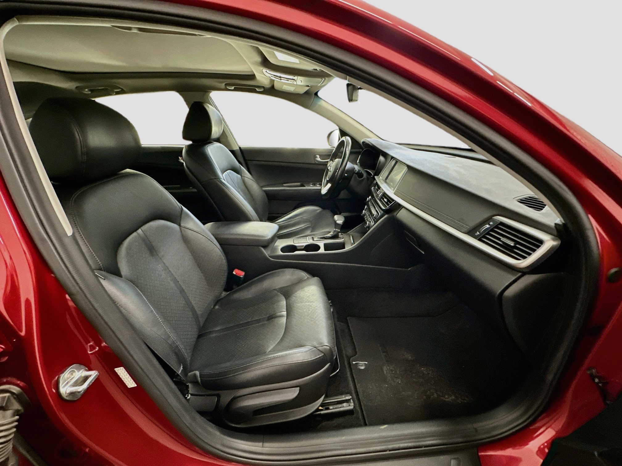 Used 2020 Kia Optima SE FWD image 32