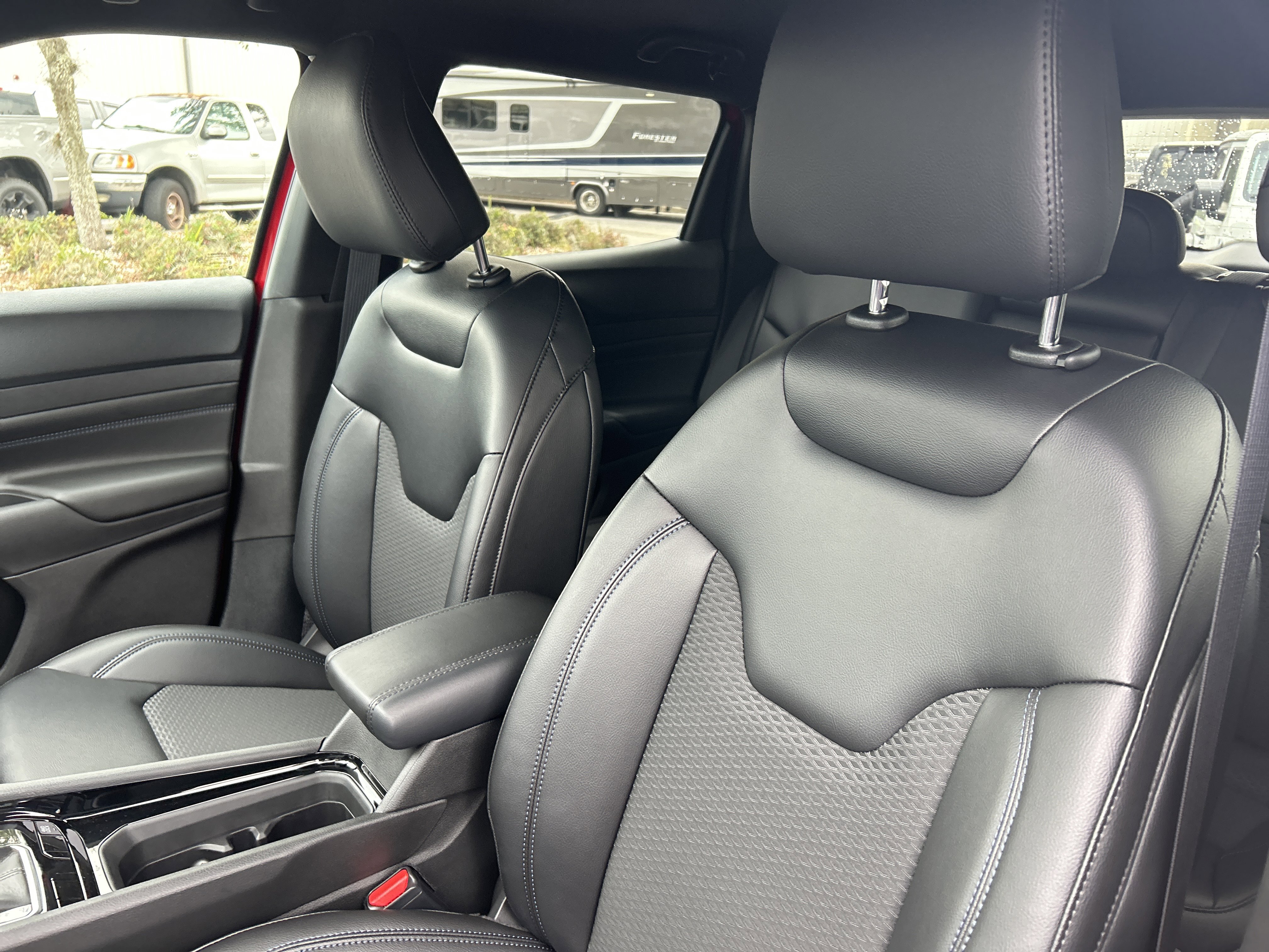 New 2026 Jeep Compass Latitude image 12