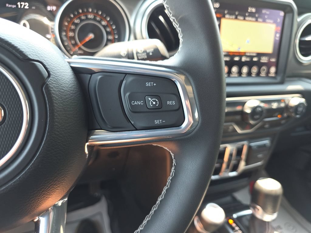 Used 2023 Jeep Gladiator Overland AWD/4WD image 18