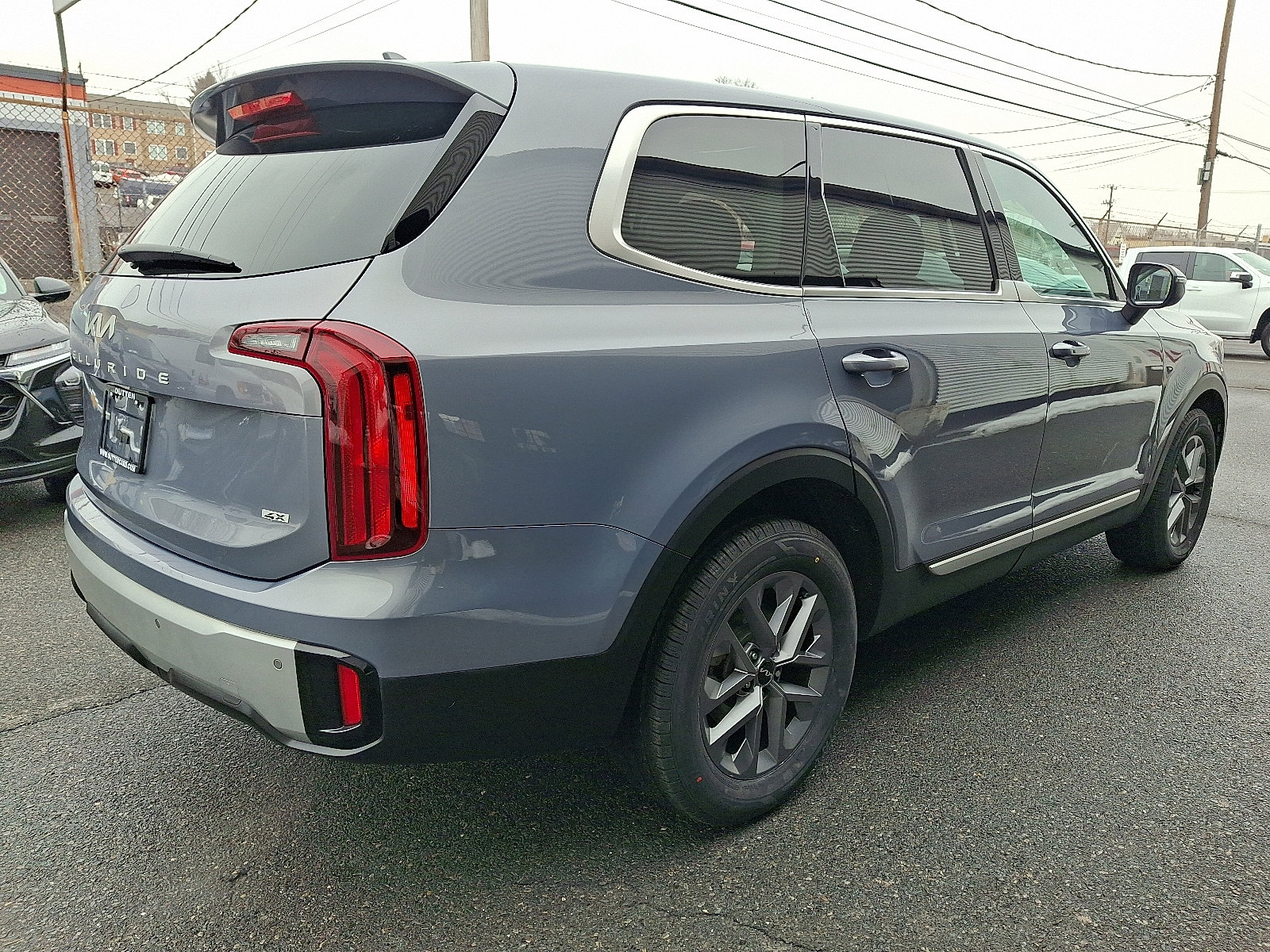 Used 2023 Kia Telluride LX image 5
