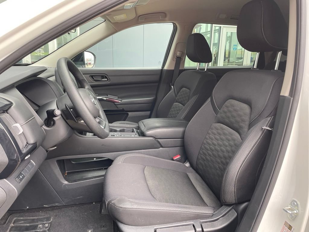 Certified 2024 Nissan Pathfinder S FWD image 10
