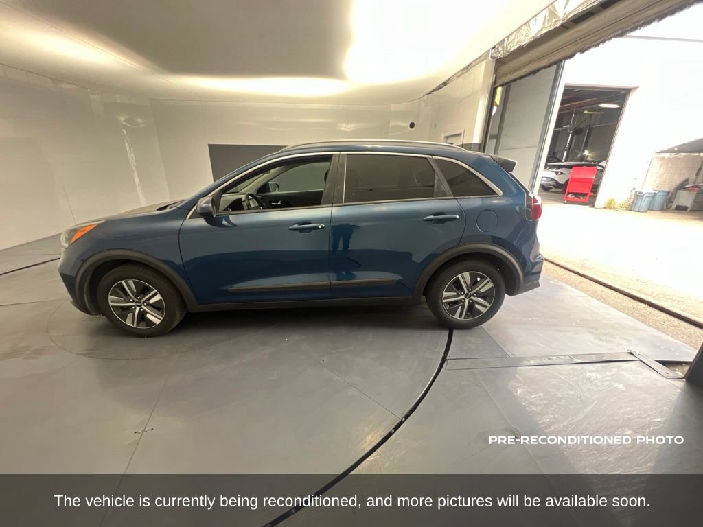 Used 2022 Kia Niro LXS FWD image 2