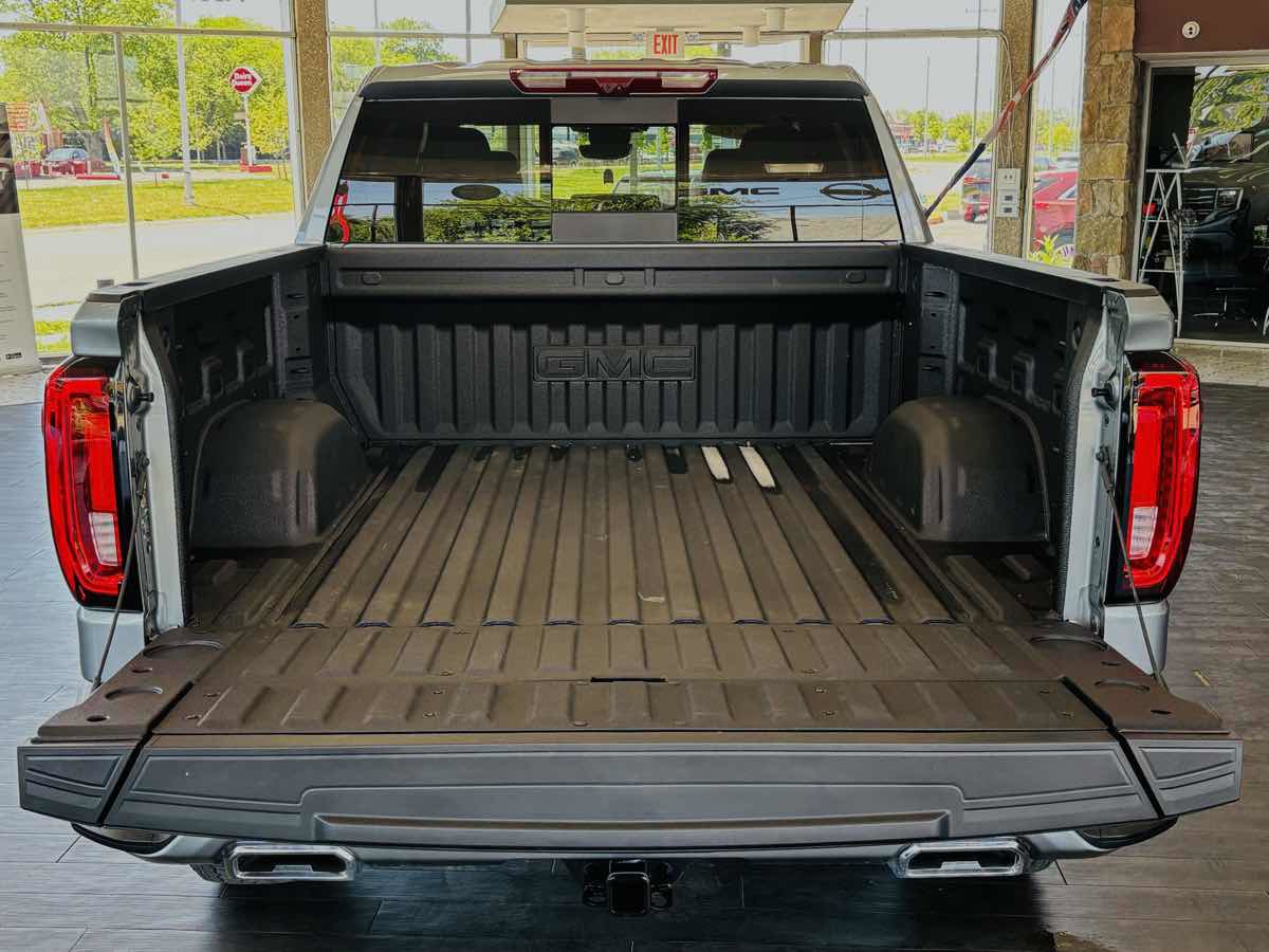 Used 2026 GMC Sierra 1500 AT4 w/ Technology Package AWD/4WD image 13