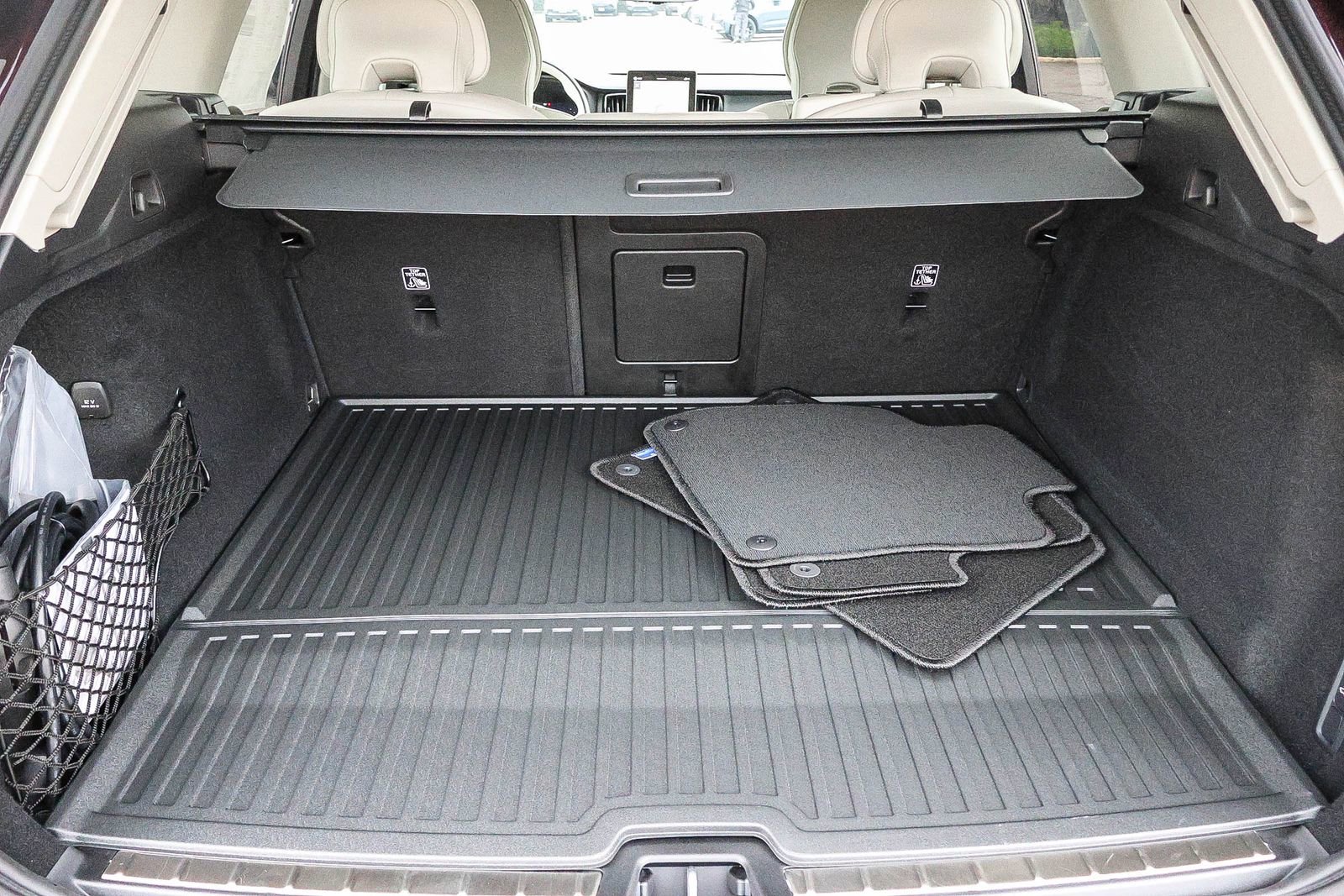 New 2026 Volvo XC60 T8 Ultra w/ Climate Package image 27