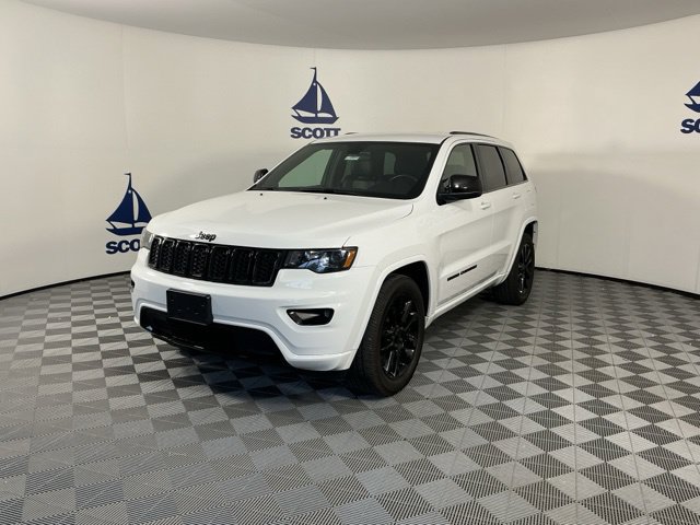 Used 2021 Jeep Grand Cherokee Laredo X AWD/4WD image 3