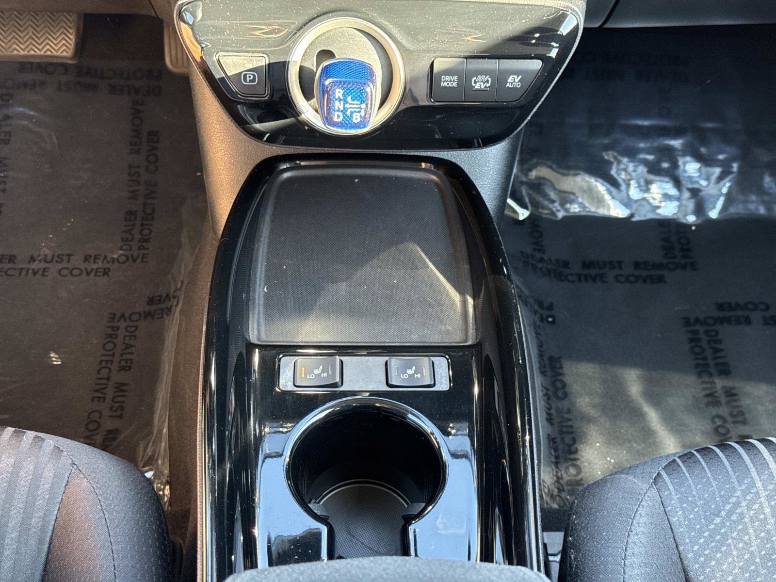 Used 2021 Toyota Prius Prime Limited image 6