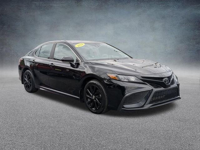Used 2024 Toyota Camry SE FWD image 1