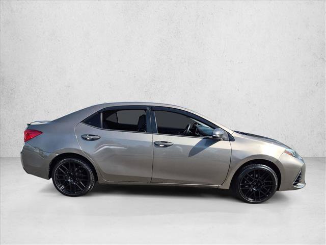 Used 2017 Toyota Corolla SE FWD image 4