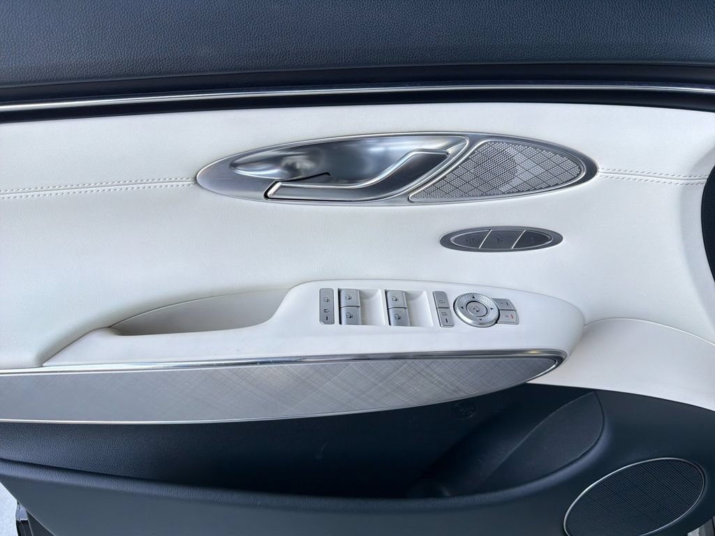 Used 2023 Genesis Electrified GV70 AWD/4WD image 12