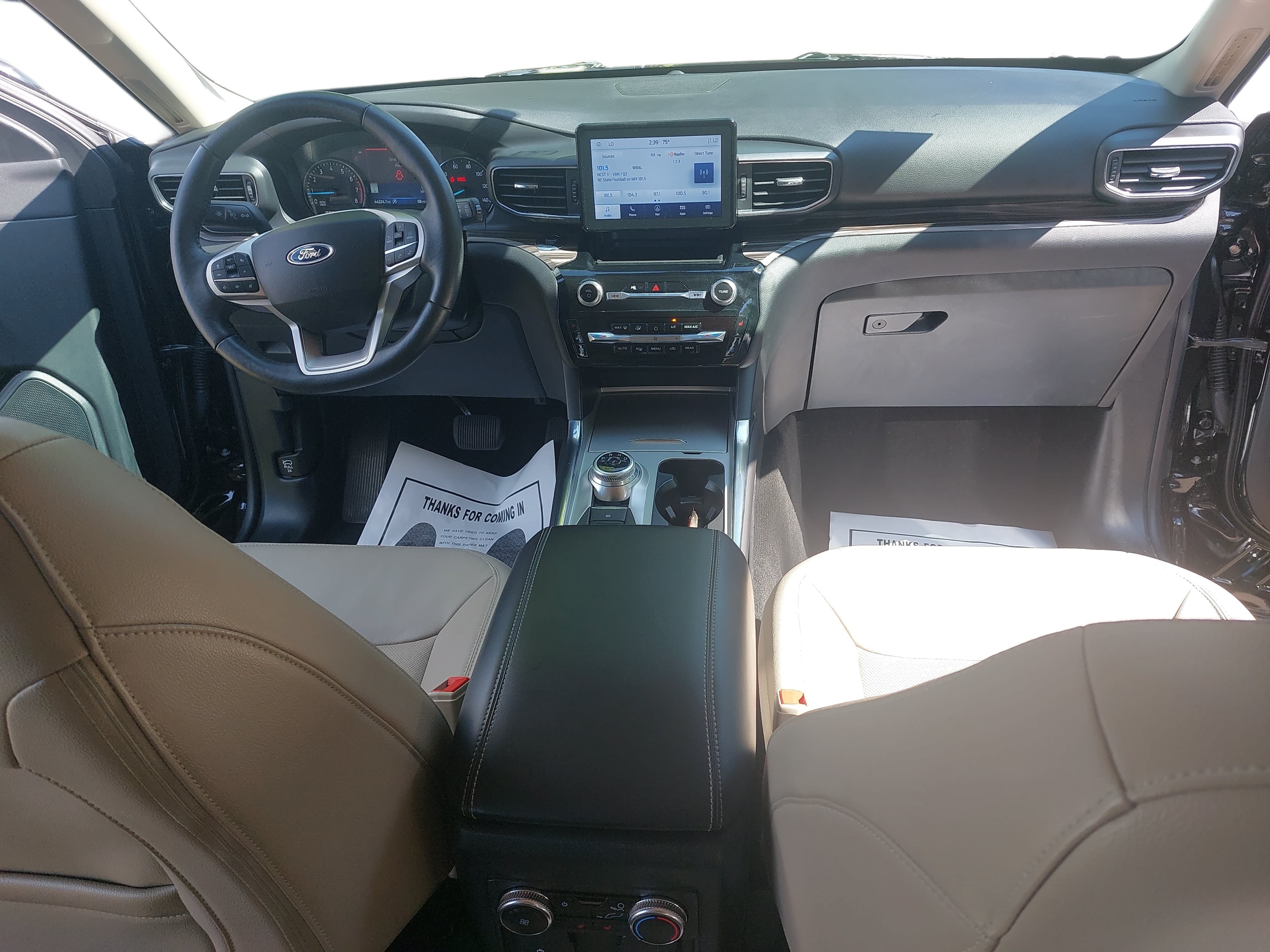 Used 2023 Ford Explorer Limited w/ Equipment Group 301A AWD/4WD image 9