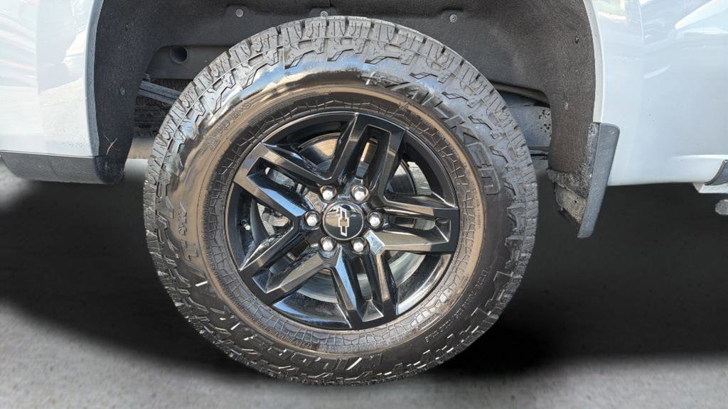 Used 2024 Chevrolet Silverado 1500 LT Trail Boss w/ Convenience Package II AWD/4WD image 25