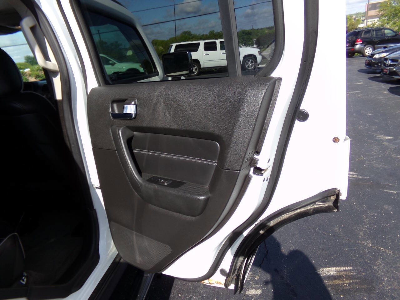 Used 2009 HUMMER H3 Luxury AWD/4WD image 24