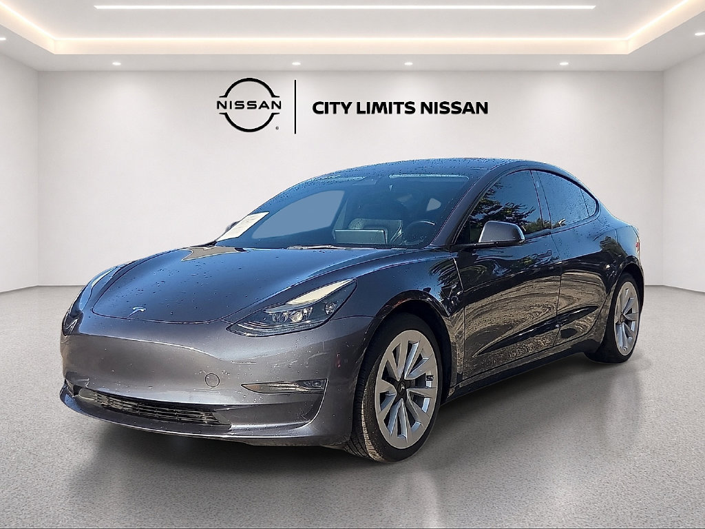 Used 2023 Tesla Model 3 Standard Range RWD image 2