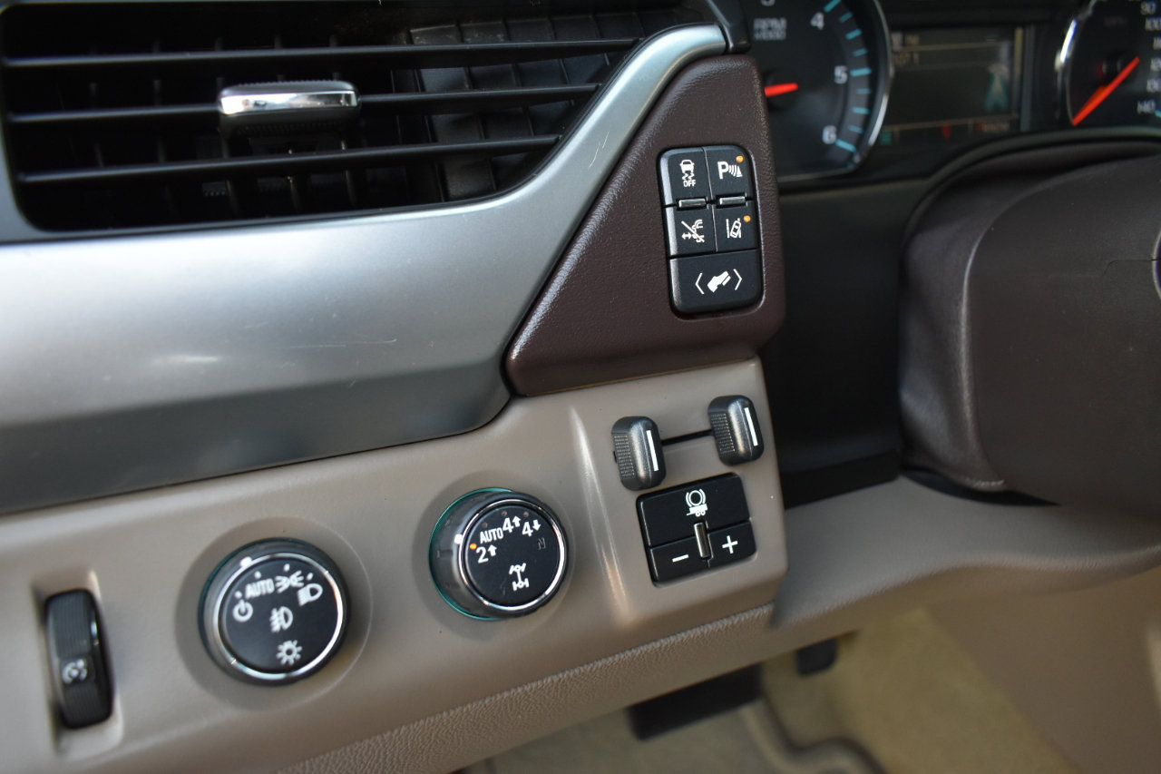 Used 2015 Chevrolet Suburban LTZ image 46