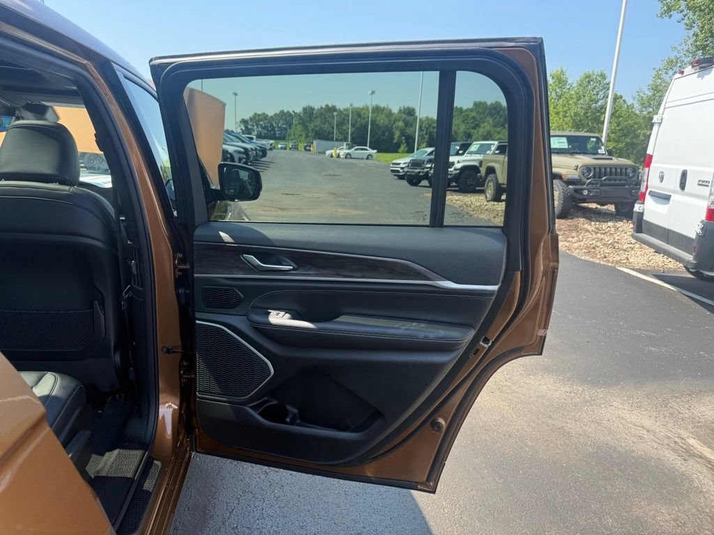 New 2026 Jeep Grand Cherokee L Limited AWD/4WD image 51