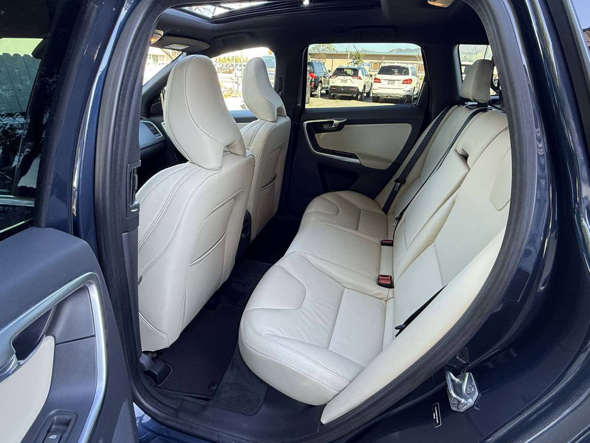 Used 2015 Volvo XC60 T6 Platinum image 5