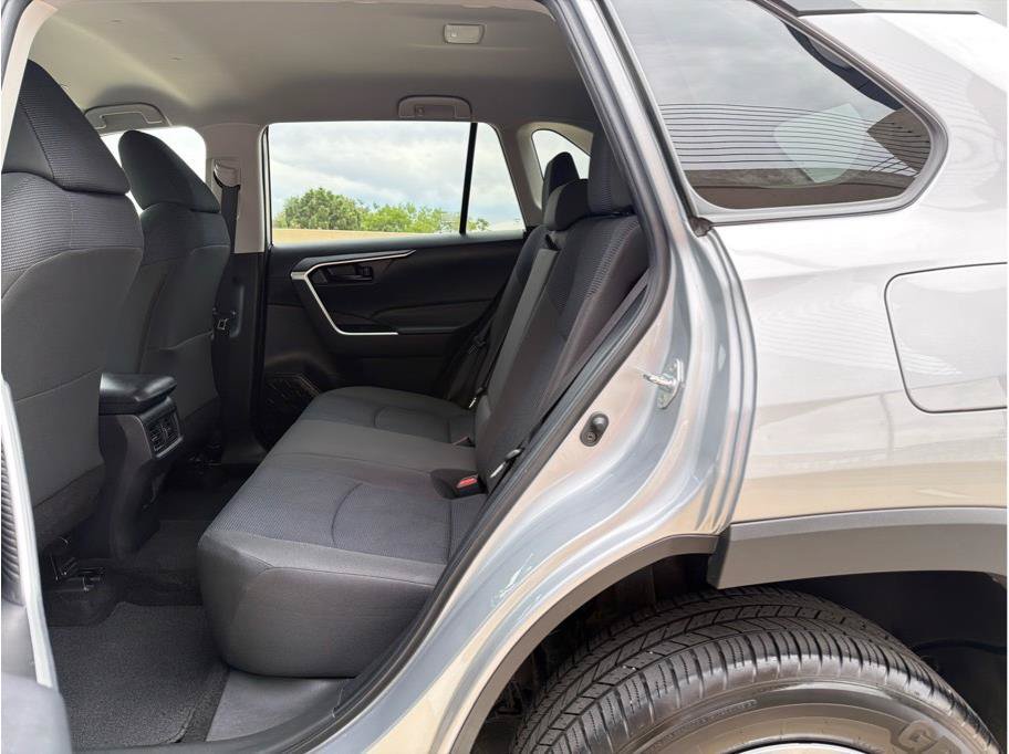 Used 2025 Toyota RAV4 LE AWD/4WD image 12
