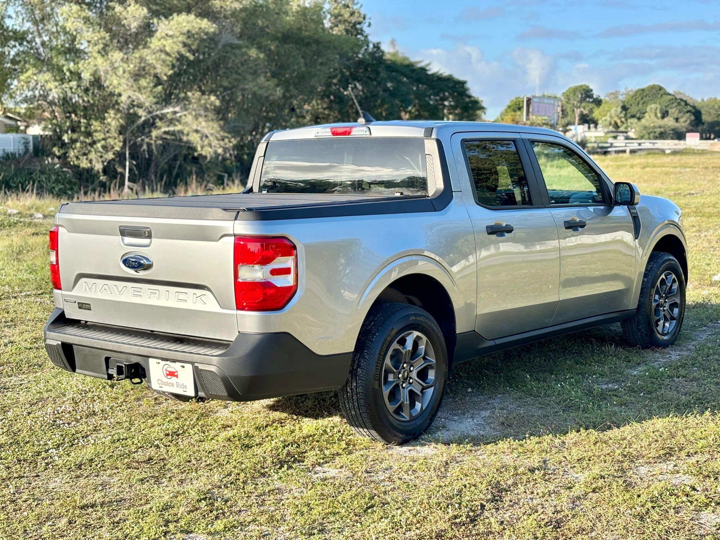Used 2023 Ford Maverick XLT w/ XLT Luxury Package image 4