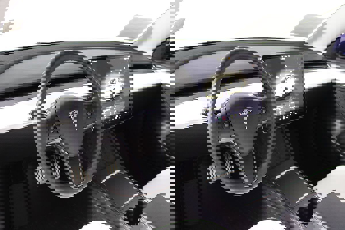 Used 2023 Tesla Model 3 Performance image 7